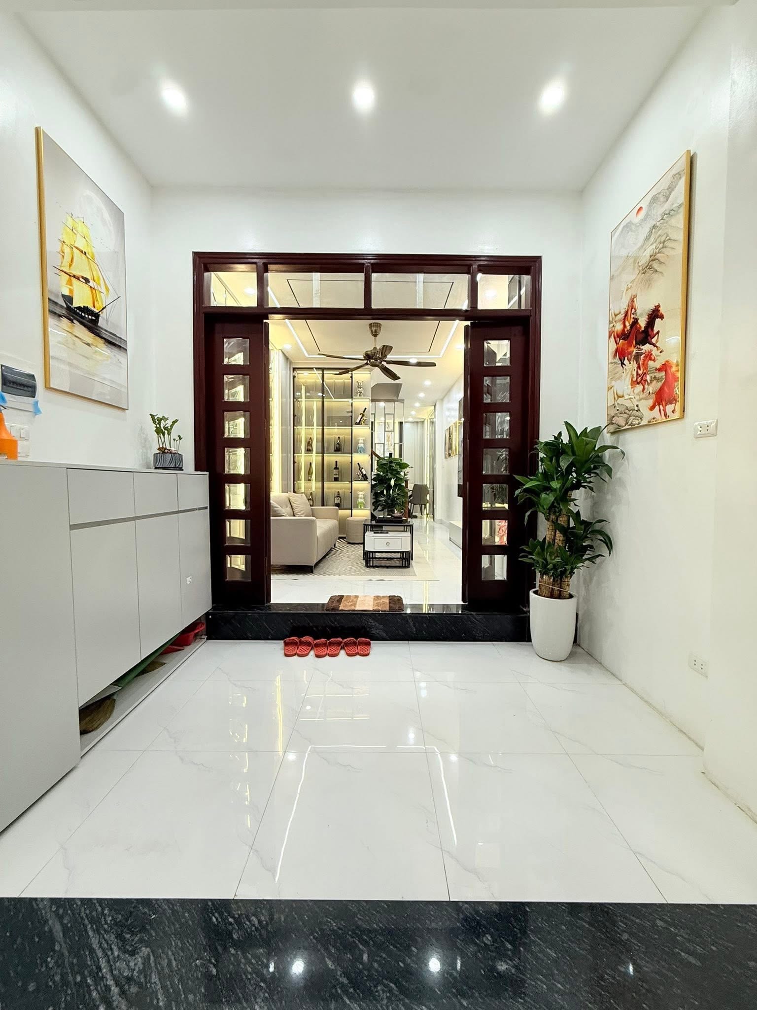 HIẾM_LÔ GÓC 3 THOÁNG_PHỐ HỒNG MAI_FULL NỘI THẤT _OTO CÁCH 50M_9.5 TỶ